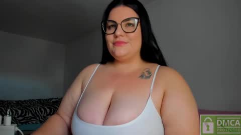 Snapshot of daisywalker chatting on 10/16/25, 07:20 Margaret online show from 10/16/25, 07:20