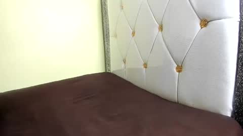 Snapshot of daiziezee chatting on 12/21/25, 05:36 Lucky online show from 12/21/25, 05:36