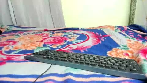 Snapshot of daiziezee chatting on 12/22/25, 05:37 Lucky online show from 12/22/25, 05:37