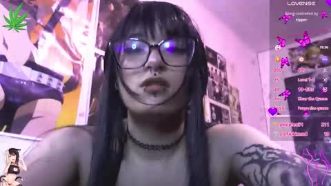 Snapshot of dakapsy420_ chatting on 10/03/25, 11:46 Dakapsy online show from 10/03/25, 11:46
