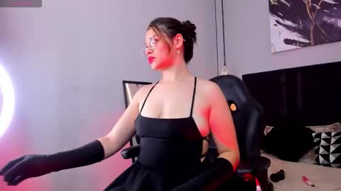 Snapshot of dakhota_rouge chatting on 11/09/25, 04:22 Dakhota online show from 11/09/25, 04:22