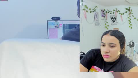 daki_ume_ online show from 11/23/25, 02:33