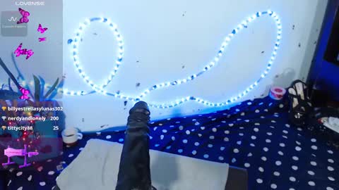 Snapshot of dakkotta_curvy chatting on 03/01/25, 09:18 VALENTINA  online show from 03/01/25, 09:18