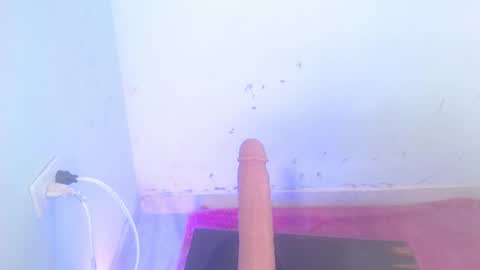 Snapshot of dakkotta_curvy chatting on 10/22/25, 08:03 VALENTINA  online show from 10/22/25, 08:03