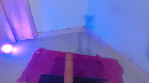 Snapshot of dakkotta_curvy chatting on 10/28/25, 07:56 VALENTINA  online show from 10/28/25, 07:56