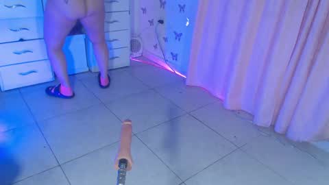 VALENTINA  online show from 06/05/26, 07:58