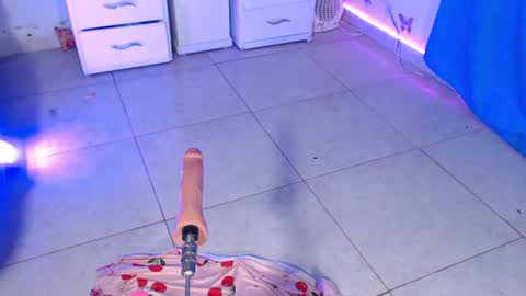 VALENTINA  online show from 06/15/26, 05:42