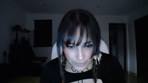 IG  dakotasofiaa online show from 06/17/26, 11:05