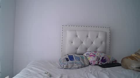 Dakota and Aron online show from 02/08/25, 05:50