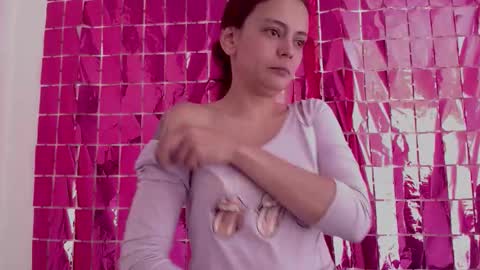 Dakota and Aron online show from 11/18/25, 04:00