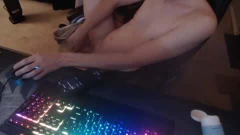 Snapshot of dakota_reilly chatting on 01/19/25, 12:28 Dakota online show from 01/19/25, 12:28