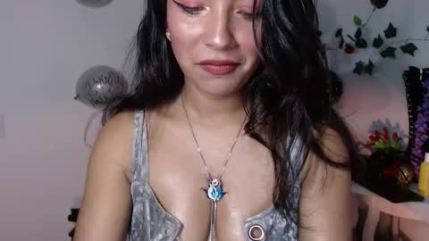 Caroliina online show from 10/25/25, 09:09