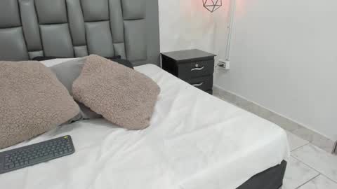 Dakota  online show from 11/15/25, 12:34