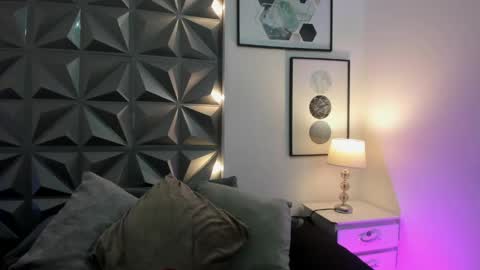 Dakota  online show from 06/04/26, 12:00