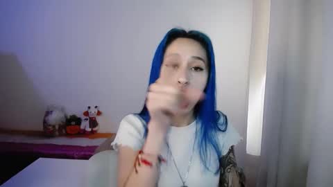 Maca online show from 11/18/25, 02:43