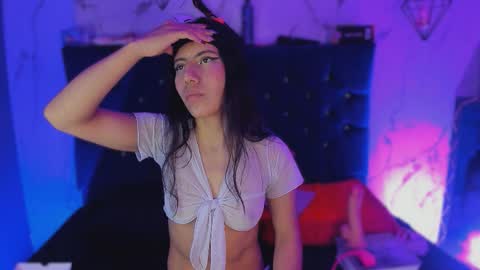 dakotaa_johnson online show from 11/11/25, 08:53