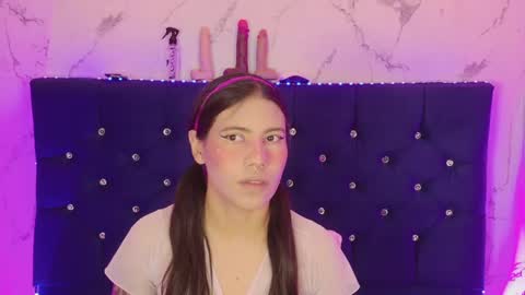dakotaa_johnson online show from 05/18/26, 07:31