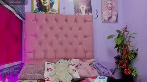 Mariana online show from 10/05/25, 04:22