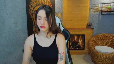 Snapshot of dakotarussell_ chatting on 10/29/25, 11:01 Dakota online show from 10/29/25, 11:01