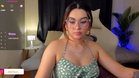 dakottaa__ online show from 10/24/25, 11:34