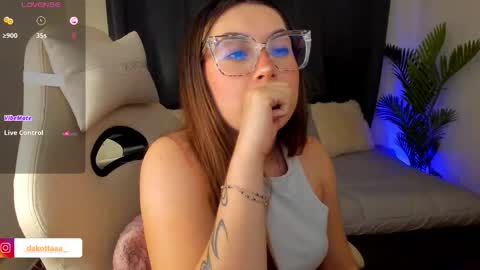 dakottaa__ online show from 10/29/25, 12:24