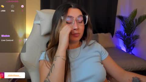 dakottaa__ online show from 02/03/26, 02:53