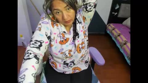 Snapshot of daleska_delicious1 chatting on 10/15/25, 01:50 daleska_delicious1 online show from 10/15/25, 01:50