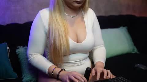  Dalia  online show from 03/25/26, 08:04