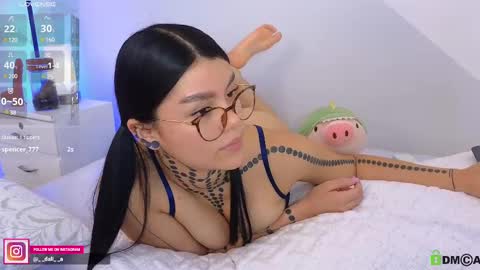 Snapshot of daliapunkt chatting on 02/23/25, 01:02 Dalia online show from 02/23/25, 01:02