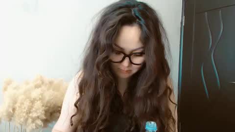 Snapshot of dalidayes chatting on 01/12/25, 08:25 Dali online show from 01/12/25, 08:25