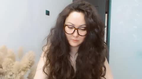 Snapshot of dalidayes chatting on 06/01/26, 05:20 Dali online show from 06/01/26, 05:20