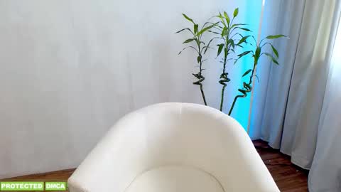 Snapshot of dalila_lay chatting on 03/16/26, 10:19 Dalila online show from 03/16/26, 10:19