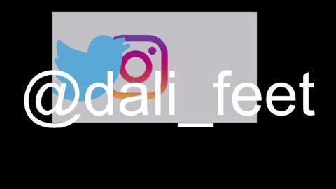Snapshot of dalila_oficials chatting on 04/19/26, 12:15 online show from 04/19/26, 12:15