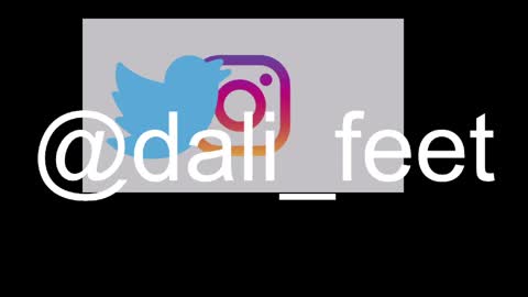 Snapshot of dalila_oficials chatting on 04/30/26, 11:27 online show from 04/30/26, 11:27