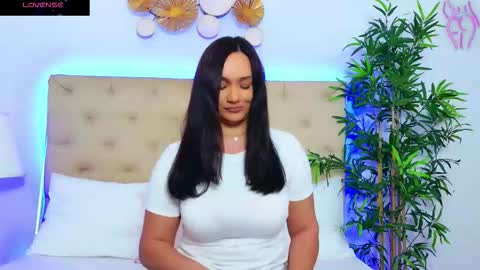 daliyaa_ online show from 10/13/25, 10:15