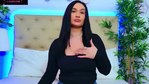 daliyaa_ online show from 12/01/25, 01:16