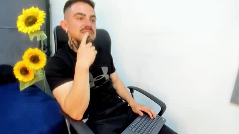 Dallas whitee online show from 02/16/26, 06:15