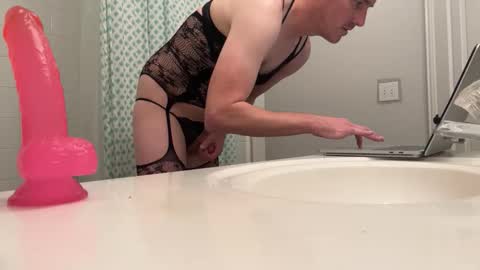 Snapshot of dallasjmg chatting on 03/09/26, 01:31 dallasjmg online show from 03/09/26, 01:31