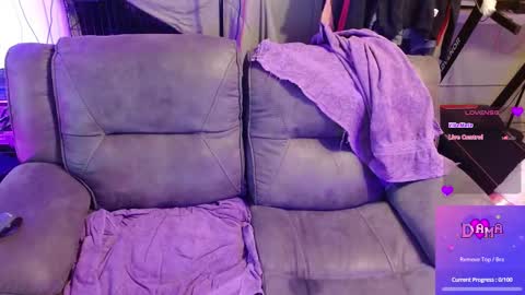 Snapshot of damadevotchka chatting on 10/01/25, 01:11 damadevotchka online show from 10/01/25, 01:11