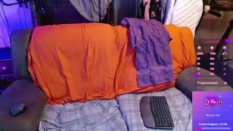 Snapshot of damadevotchka chatting on 11/17/25, 04:51 damadevotchka online show from 11/17/25, 04:51