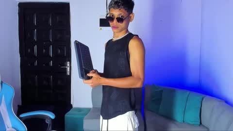 damar_felipe online show from 03/06/25, 05:24