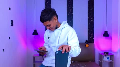 damar_felipe online show from 10/12/25, 04:11