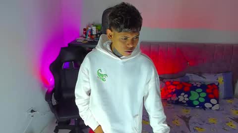 Snapshot of damar_felipe chatting on 03/27/26, 01:22 damar_felipe online show from 03/27/26, 01:22