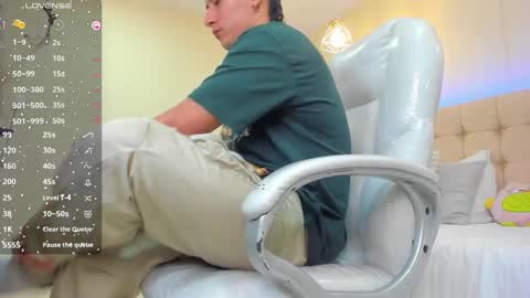 Snapshot of damian23_ chatting on 01/16/25, 03:35 DAMIAN online show from 01/16/25, 03:35