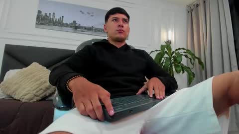 DAMIAN online show from 11/22/25, 10:36