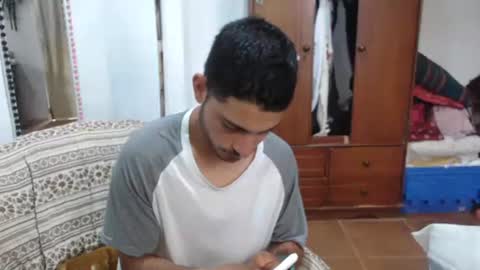 Snapshot of damian_29 chatting on 11/23/25, 02:28 Damian online show from 11/23/25, 02:28