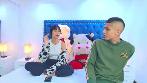 DAMIAN AND ROXANNE.  online show from 09/20/25, 12:39