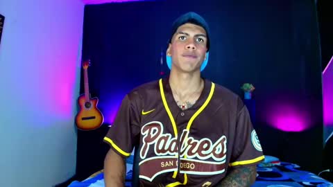 Damian online show from 02/25/25, 06:14