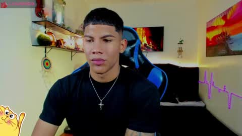 Snapshot of damian_latinxxx chatting on 06/19/26, 03:11 Damian online show from 06/19/26, 03:11