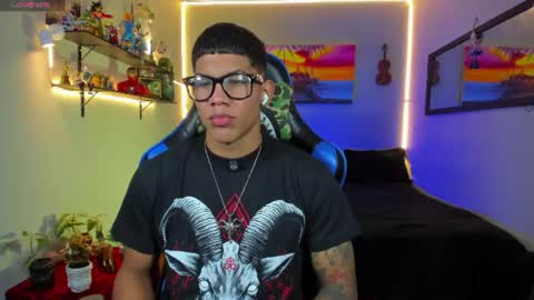 Snapshot of damian_latinxxx chatting on 07/17/26, 09:05 Damian online show from 07/17/26, 09:05